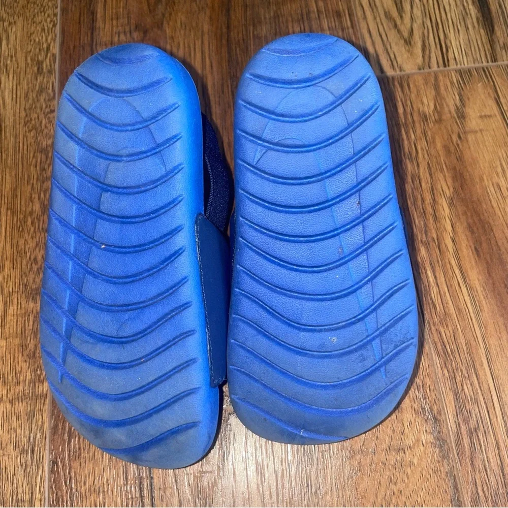 Nike Boys Blue Slide Sandals Size 8